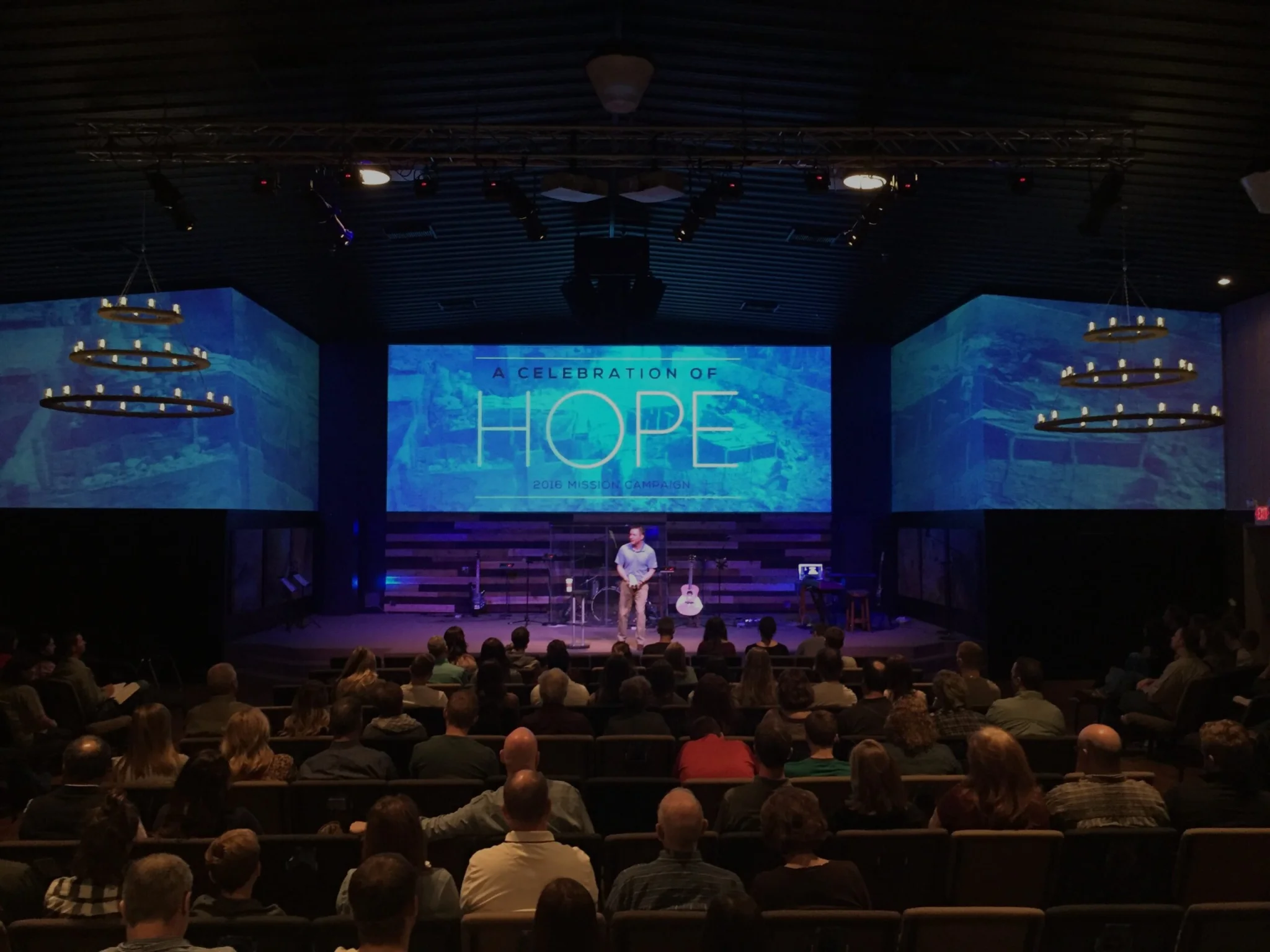 Gateway-Community-Church-Projector-Screens-Production-Audio